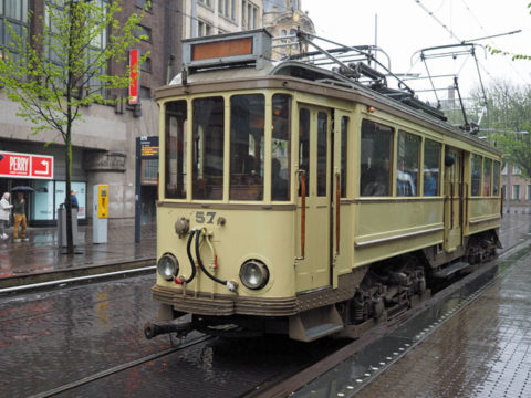 オランダ デンハーグで乗ったレトロなトラム、路面電車