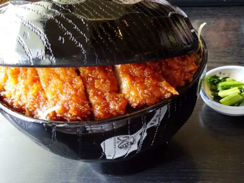 ボリューム満点駒ヶ根明治亭のソースかつ丼