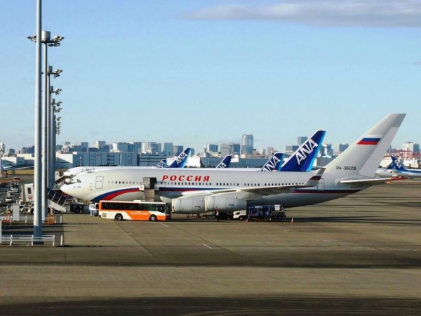レア　ロシア政府専用機 IL-96-300 とTu-214 ヘルパ1／500 レア ロシア政府専用機 IL-96-300 とTu-214 ヘルパ1／500 航空機