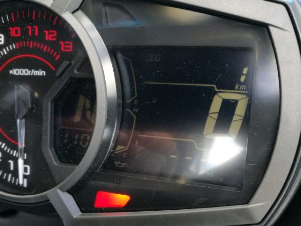 Ninja650(2018)KRTを新車で購入、オドメーターは1km