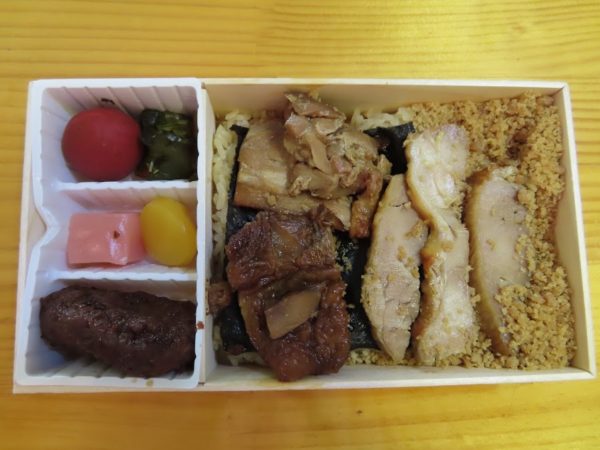 たかべん「鶏めし弁当」の中身