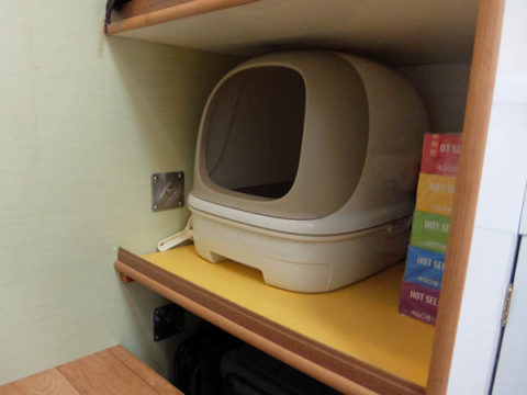 ニャンとも清潔トイレドーム型 キャンピングカーに設置