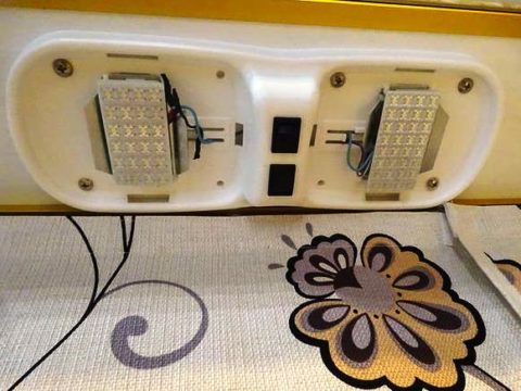 キャンピングカー LED 交換 改造