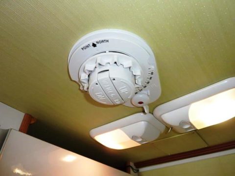 ワインガードＢＳアンテナの室内側コントロールレバー